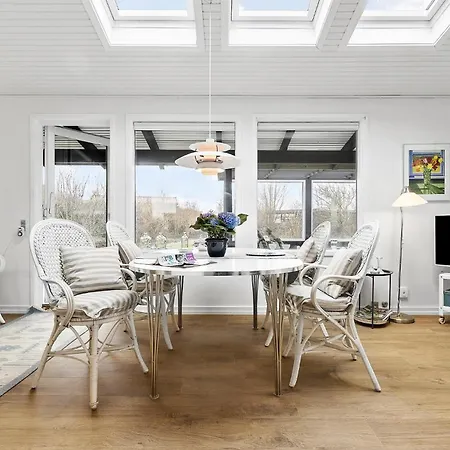 2 Bedroom Pet Friendly In * 로스킬레