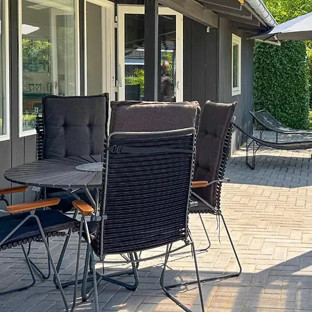 2 Bedroom Pet Friendly In