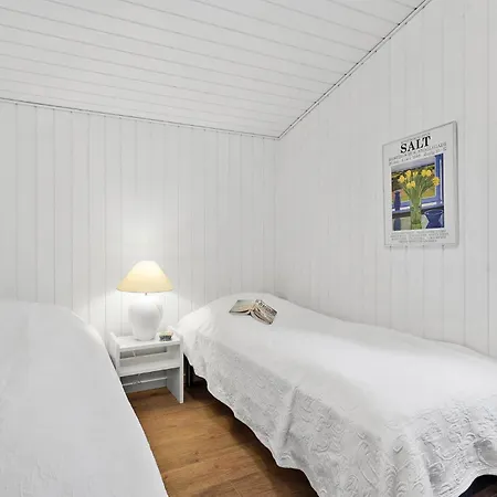 Сasa de vacaciones 2 Bedroom Pet Friendly In *