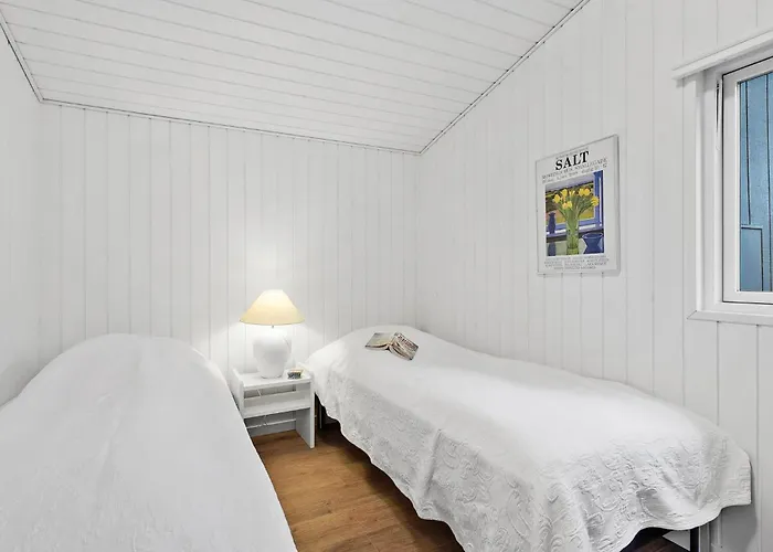 Дом отдыха 2 Bedroom Pet Friendly In *